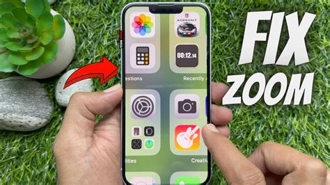 how to unzoom iphone screen.